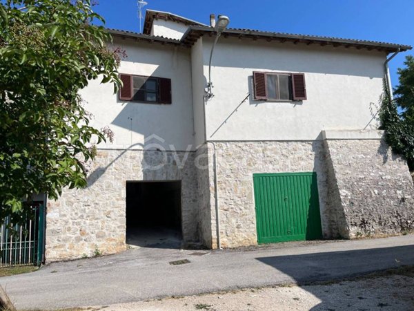 casa indipendente in vendita a Cascia
