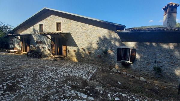 casa indipendente in vendita a Cascia