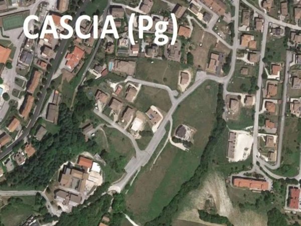 terreno edificabile in vendita a Cascia