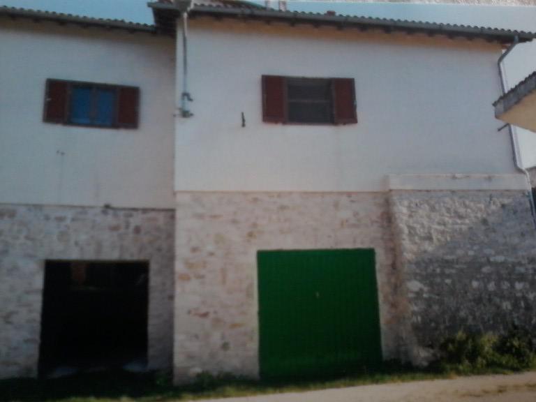 casa indipendente in vendita a Cascia