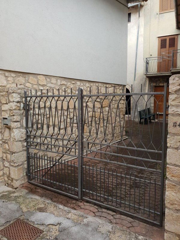 casa indipendente in vendita a Cascia