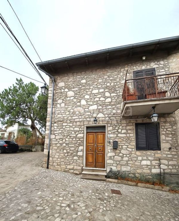 casa indipendente in vendita a Cascia