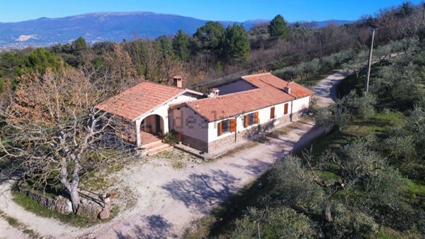 pentavano in vendita a Castel Ritaldi