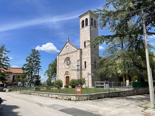 casa indipendente in vendita a Castel Ritaldi in zona Colle del Marchese