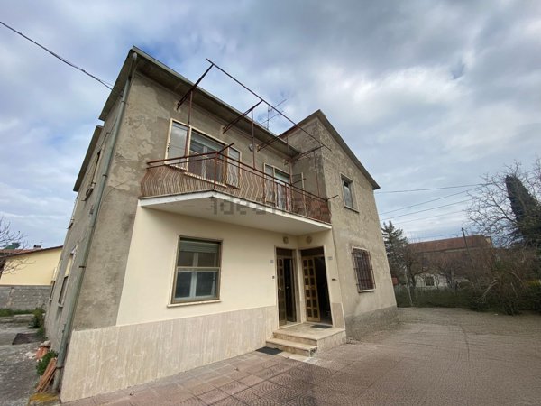 casa indipendente in vendita a Castel Ritaldi