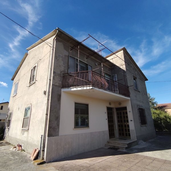 casa indipendente in vendita a Castel Ritaldi