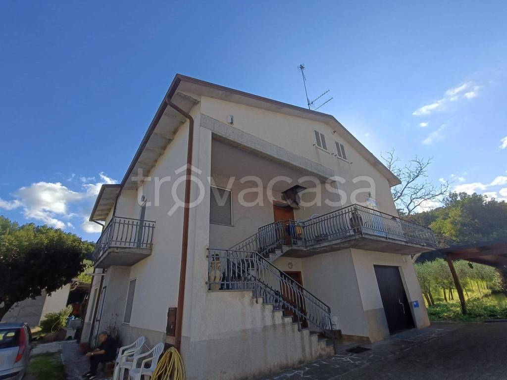 casa indipendente in vendita a Castel Ritaldi