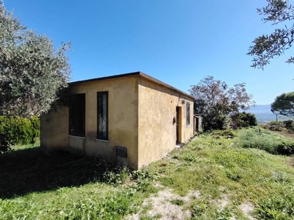 casa indipendente in vendita a Castel Ritaldi in zona Colle del Marchese