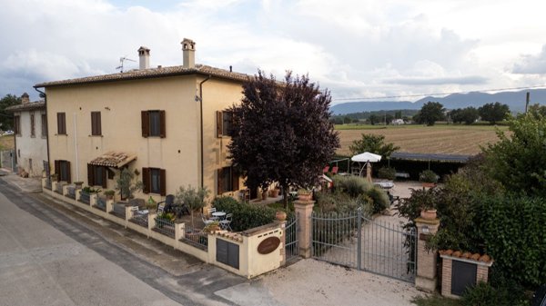 casa indipendente in vendita a Castel Ritaldi