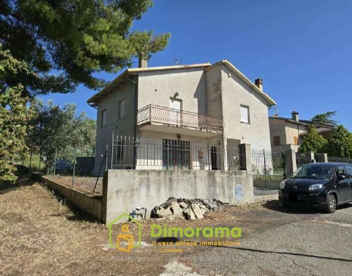 casa indipendente in vendita a Castel Ritaldi in zona Colle del Marchese