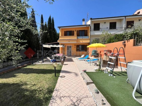 casa indipendente in vendita a Castel Ritaldi in zona Bruna