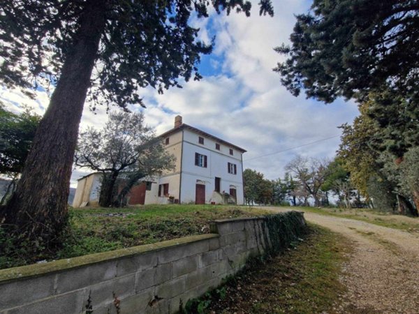 casa indipendente in vendita a Castel Ritaldi