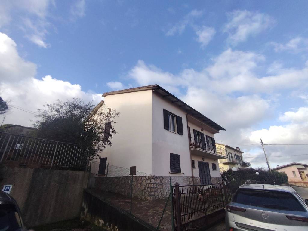 casa indipendente in vendita a Castel Ritaldi