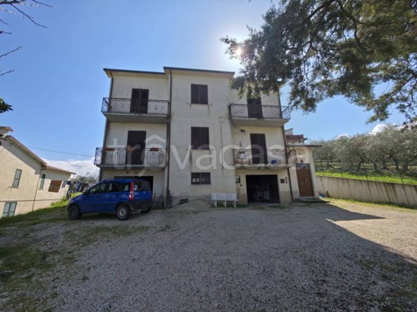 casa indipendente in vendita a Castel Ritaldi in zona Torregrosso