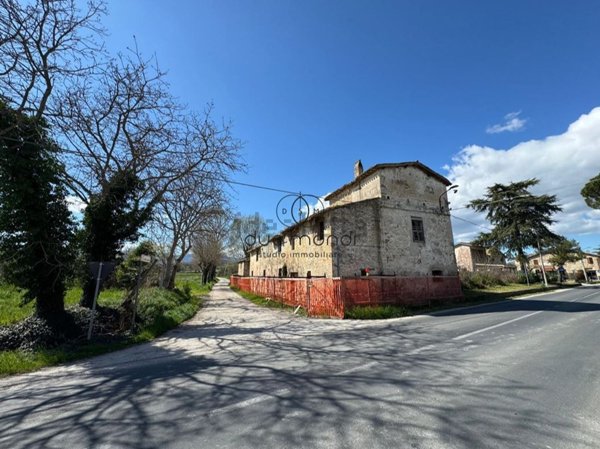 casa indipendente in vendita a Castel Ritaldi in zona Mercatello