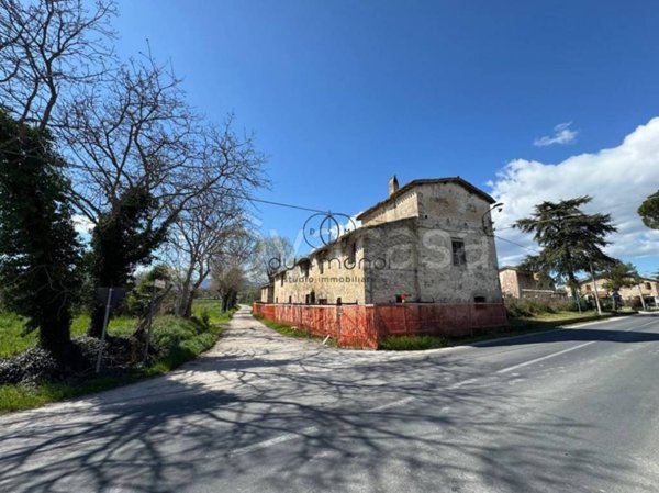 casa indipendente in vendita a Castel Ritaldi in zona Mercatello