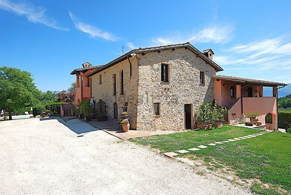 casale in vendita a Castel Ritaldi