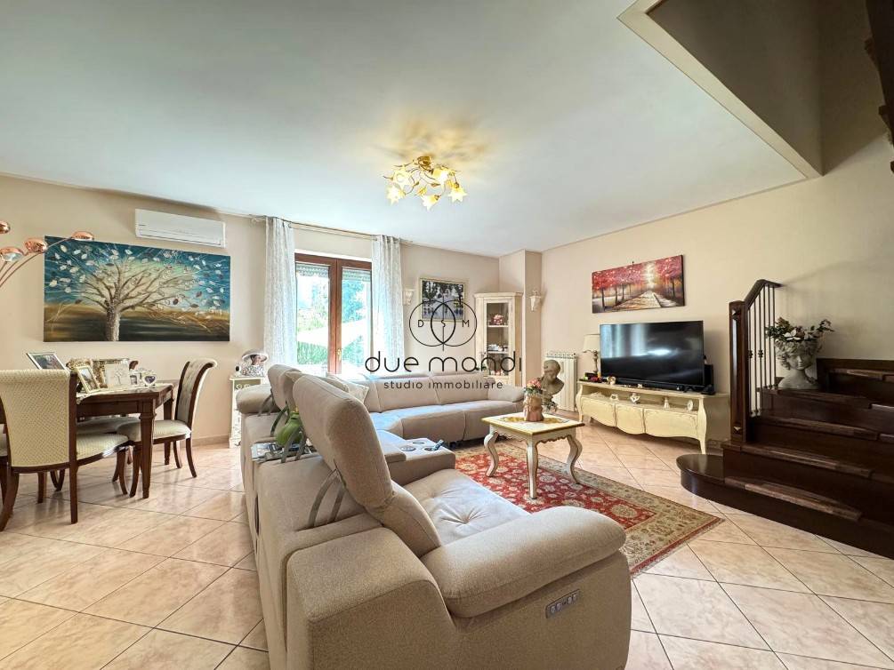 casa indipendente in vendita a Castel Ritaldi