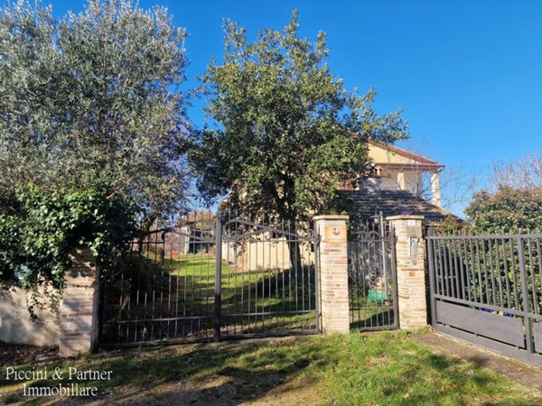 casale in vendita a Castel Ritaldi