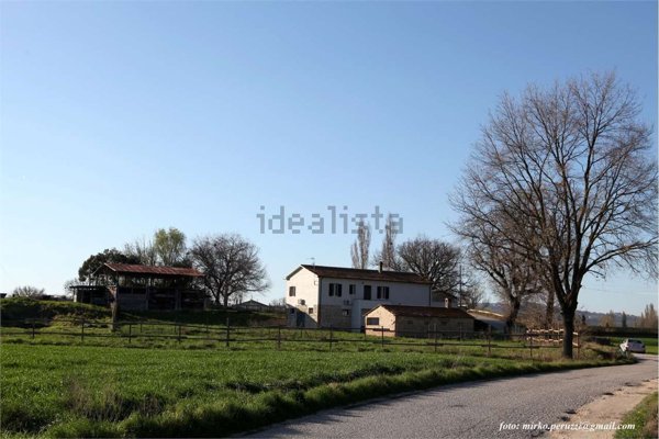 casale in vendita a Castel Ritaldi in zona Bruna