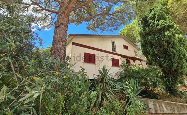 casa semindipendente in vendita a Castel Ritaldi in zona Colle del Marchese