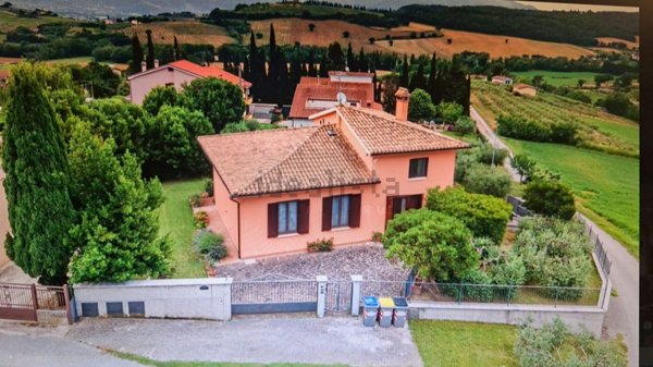 casa indipendente in vendita a Castel Ritaldi in zona Bruna