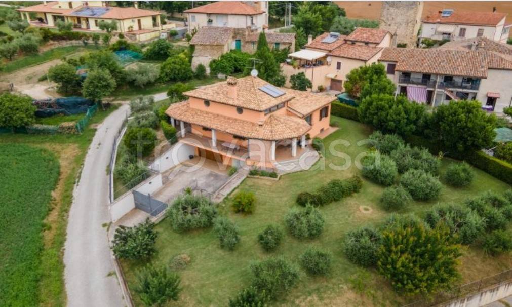 casa indipendente in vendita a Castel Ritaldi in zona Bruna