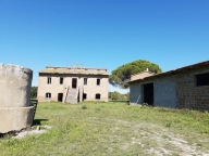 casa indipendente in vendita a Castiglione del Lago in zona Piana