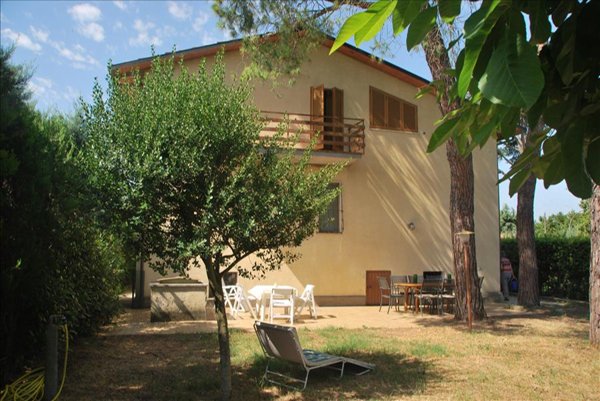 casa indipendente in vendita a Castiglione del Lago in zona Piana