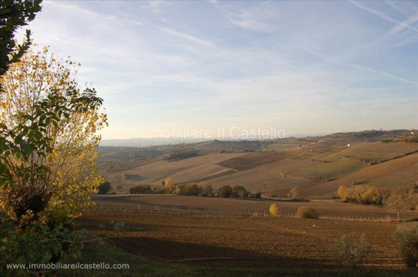 casa indipendente in vendita a Castiglione del Lago