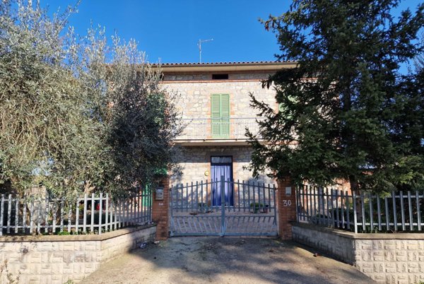 casa indipendente in vendita a Castiglione del Lago in zona Panicarola