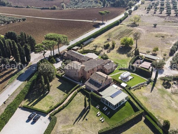 casa indipendente in vendita a Castiglione del Lago