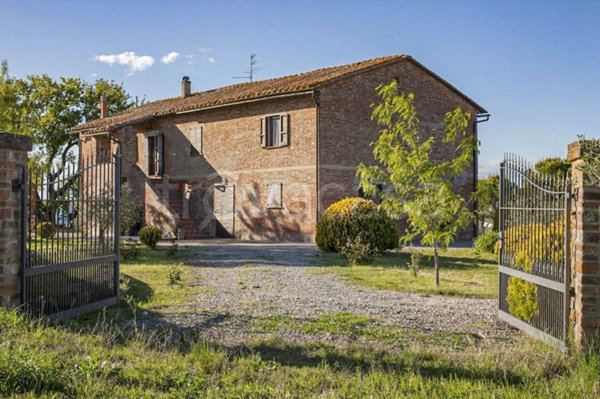 casa indipendente in vendita a Castiglione del Lago