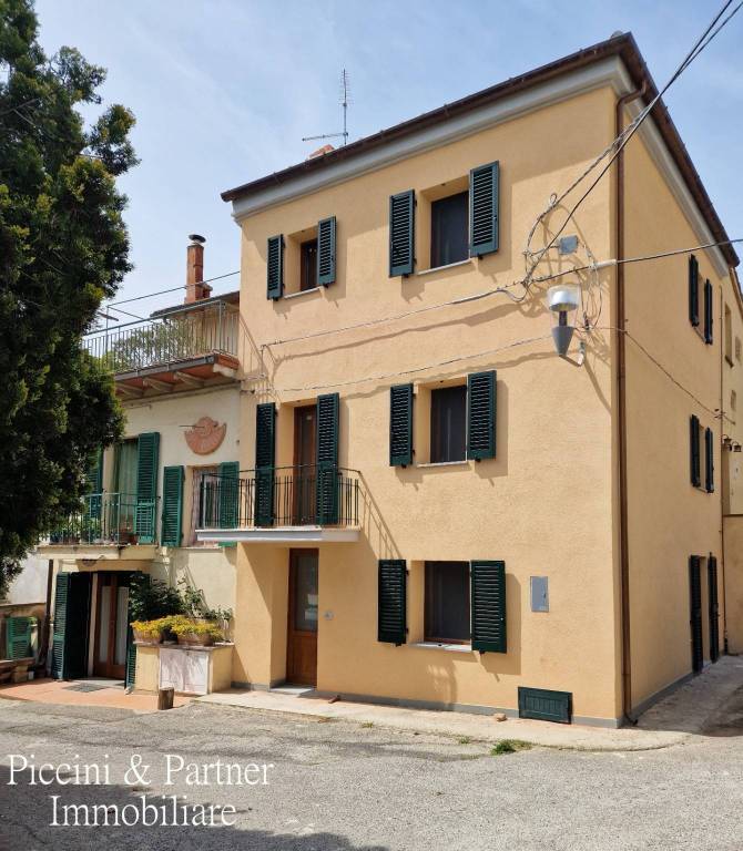 casa indipendente in vendita a Castiglione del Lago