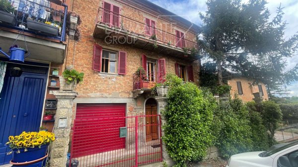 casa semindipendente in vendita a Castiglione del Lago in zona Casamaggiore