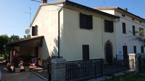casa semindipendente in vendita a Castiglione del Lago in zona Panicarola