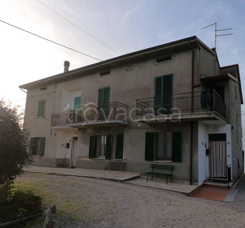 casa indipendente in vendita a Castiglione del Lago in zona Gioiella