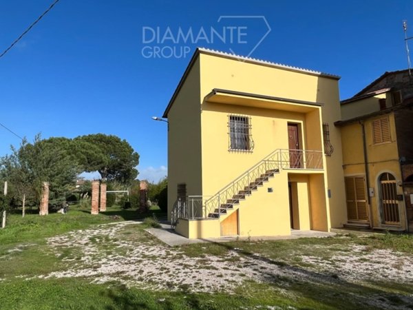 casa indipendente in vendita a Castiglione del Lago