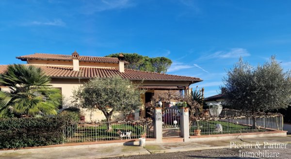 casa indipendente in vendita a Castiglione del Lago