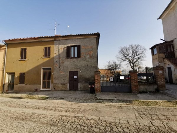 casa indipendente in vendita a Castiglione del Lago in zona Petrignano del Lago