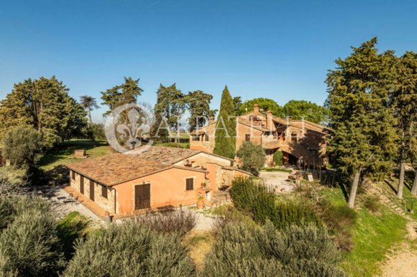 negozio in vendita a Castiglione del Lago in zona Villastrada