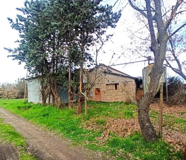 capannone in vendita a Castiglione del Lago in zona Panicarola