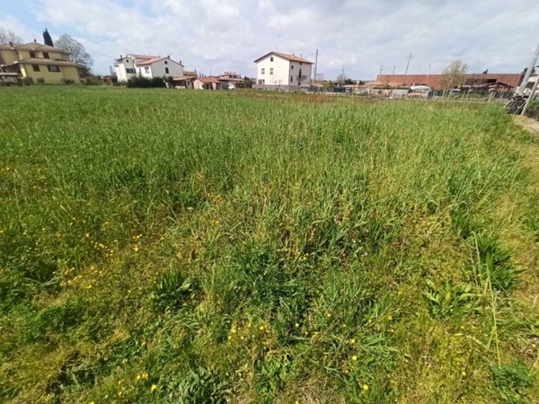 terreno edificabile in vendita a Castiglione del Lago