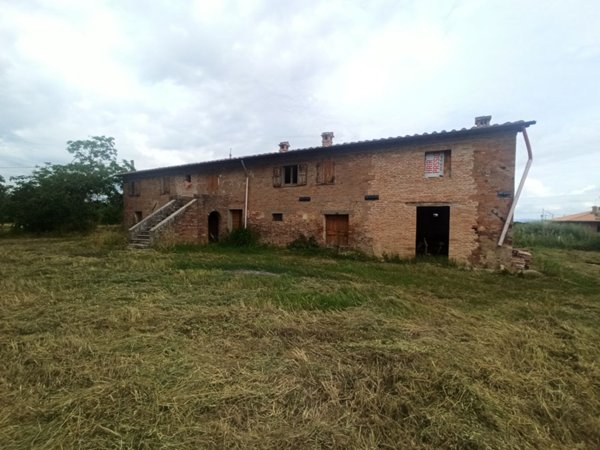 casa indipendente in vendita a Castiglione del Lago in zona Piana