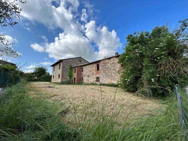 casa indipendente in vendita a Castiglione del Lago