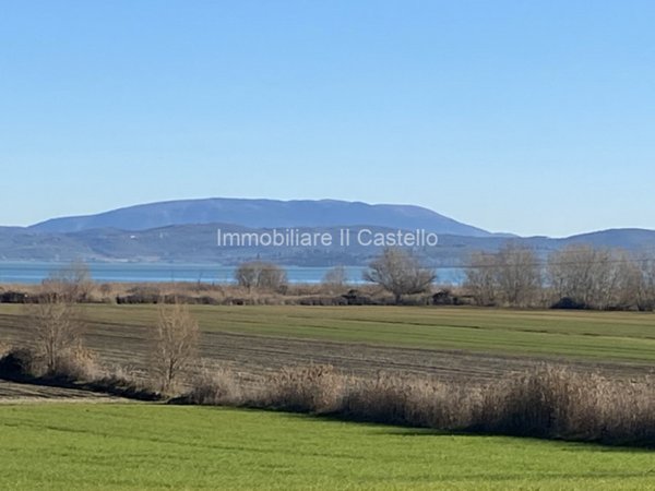 terreno edificabile in vendita a Castiglione del Lago