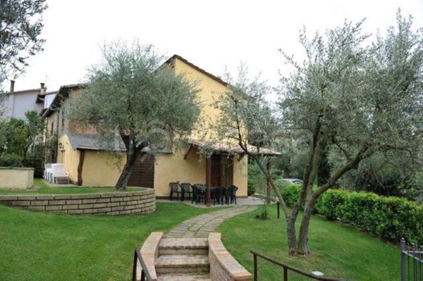 casa indipendente in vendita a Castiglione del Lago