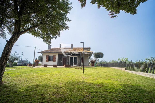 casa indipendente in vendita a Castiglione del Lago