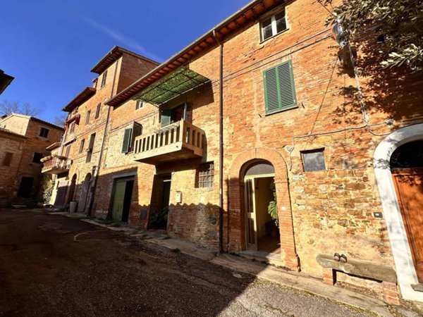 casa indipendente in vendita a Castiglione del Lago in zona Villastrada