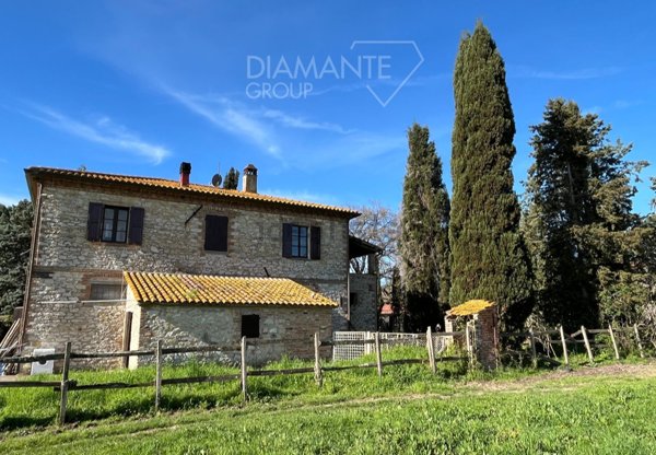casa indipendente in vendita a Castiglione del Lago in zona Piana